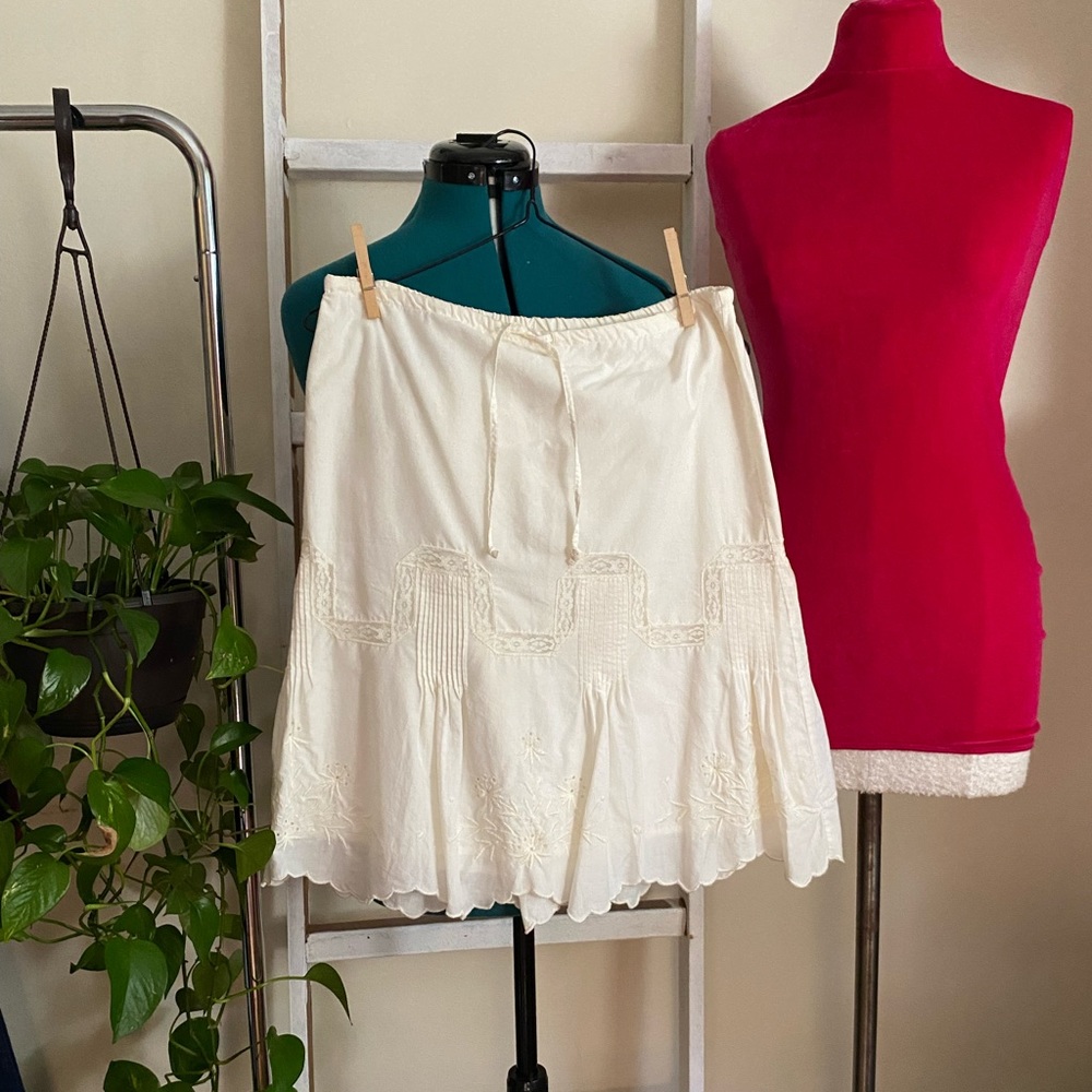 Old Navy cream embroidered cotton lace skirt size 1